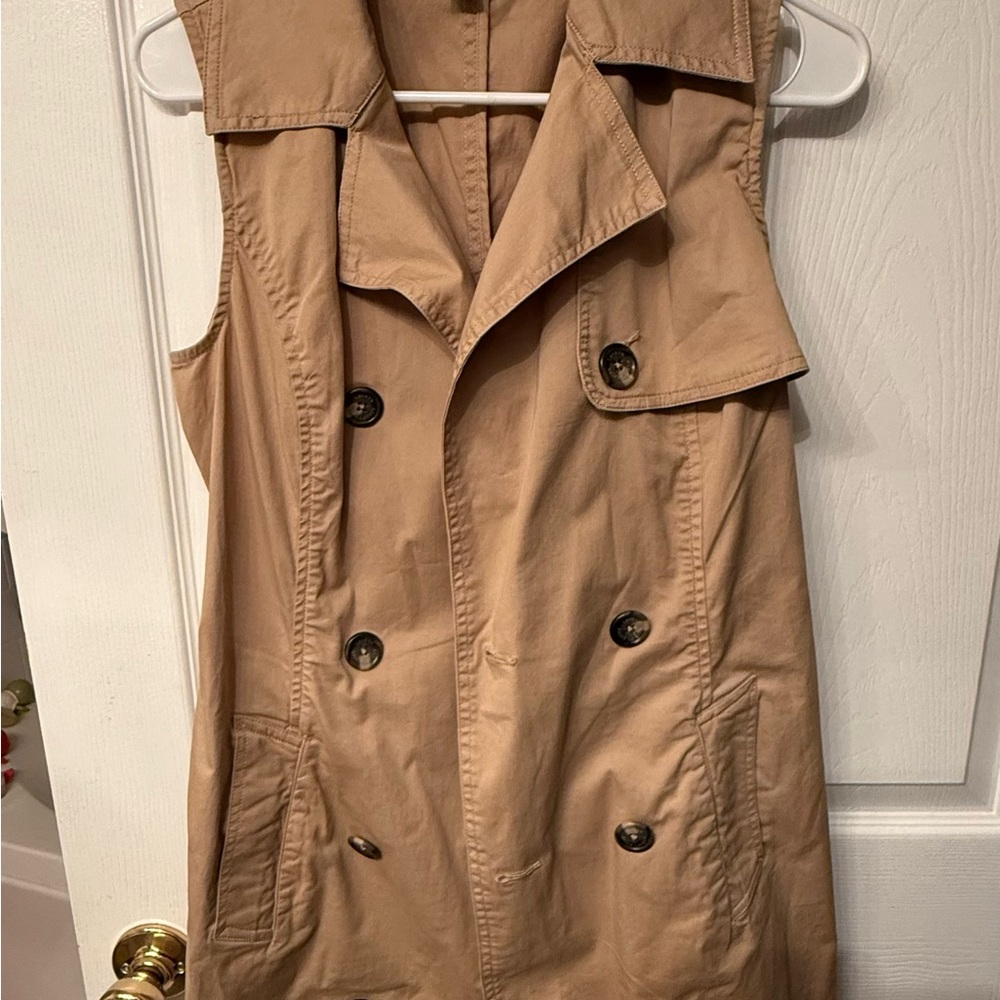 Women's Tan Sleeveless Trench Coat